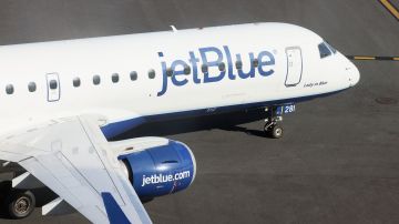 Turbulencias severas dejan al menos 8 heridos en vuelo de JetBlue a Florida