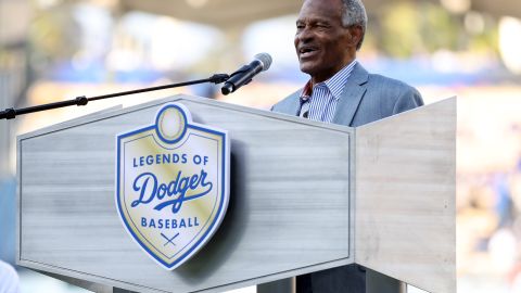 Manny Mota exaltado al Salón de la Fama de los Dodgers.