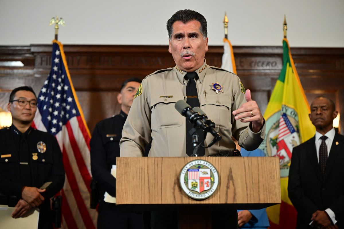 El Sheriff Robert Luna confirmó el arresto del sospechoso del ataque.