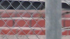 Presos en el techo de la prisión de Turi, donde decenas de guardias fueron secuestrados en un motín.