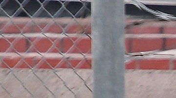 Presos en el techo de la prisión de Turi, donde decenas de guardias fueron secuestrados en un motín.