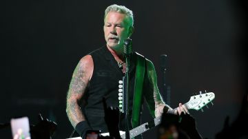 La banda Metallica pospone su concierto por enfermedad de James Hetfield.
