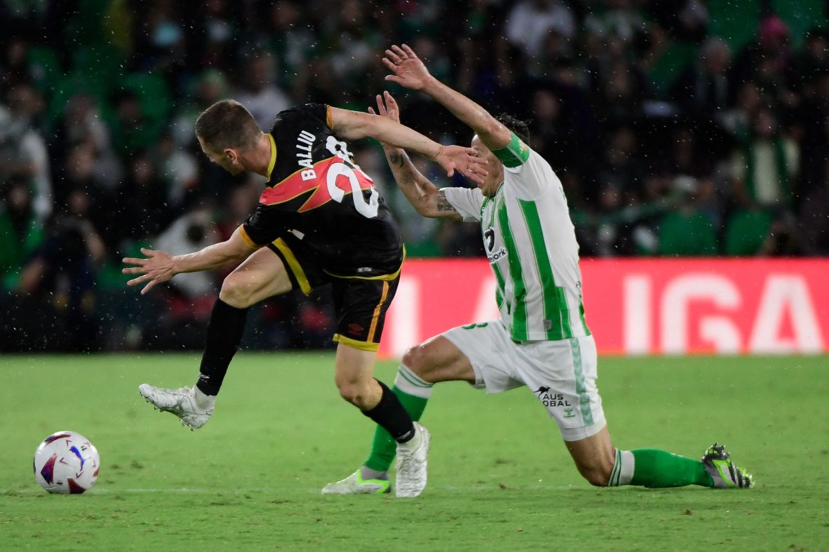 Andrés Guardado against Rayo Vallecano.  CRISTINA QUICLER-Getty Images.