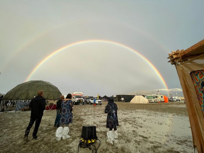 Hombre de California que murió en el festival Burning Man pudo sufrir una intoxicación letal de drogas