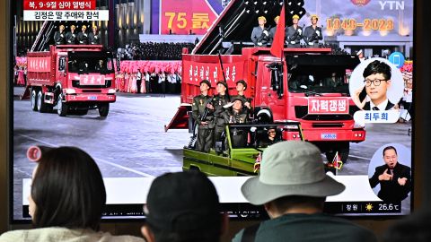 En imágenes: las espectaculares celebraciones en Corea del Norte por el 75º aniversario del país