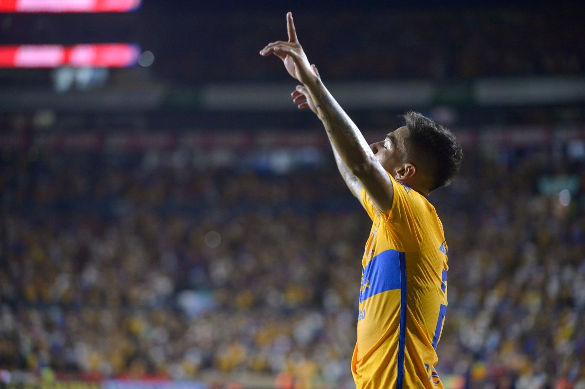 Tigres de la UANL little hand to pluck Gallos Blancos de Querétaro at home with a double from young Raymundo Fulgencio