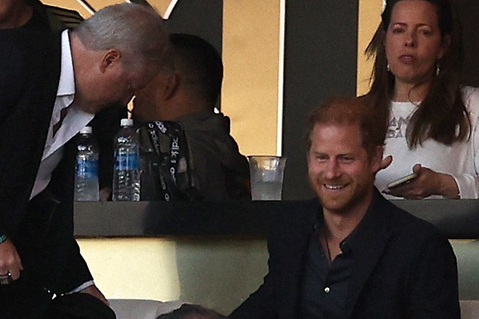 LOS ANGELES, CALIFORNIA - SEPTEMBER 03: (L) Prince Harry reacts during a match between Inter Miami CF and Los Angeles Football Club at BMO Stadium on September 03, 2023 in Los Angeles, California. (Photo by Harry How/Getty Images)