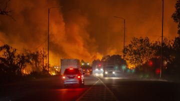 Tragedia en Canadá: Cuatro bomberos mueren en accidente cuando regresaban de un incendio forestal