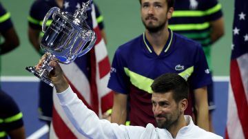 Tras un juego de mucha exigencia física para ambos jugadores entregaron todo y al final Novak Djokovic se llevó el trofeo del US Open
