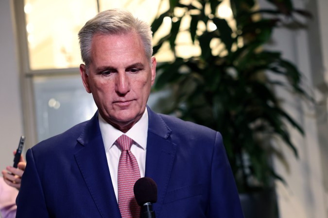 Los planes de McCarthy para evitar el cierre del gobierno no logran avanzar.