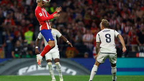 Gol de cabeza de Antoine Griezmann ante el Real Madrid.