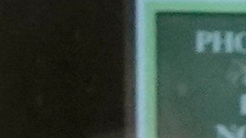 El senador Bob Menéndez (segundo a la izq.) y su esposa Nadine Arslanian (der.) abandonan el Tribunal del Distrito Sur de Nueva York, después de su lectura de cargos.