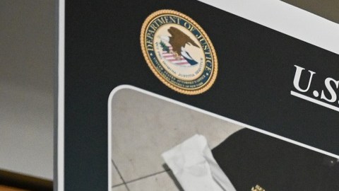 El fiscal Damian Williams, del Distrito Sur de Nueva York, dio a conocer detalles de la investigación contra Menéndez.