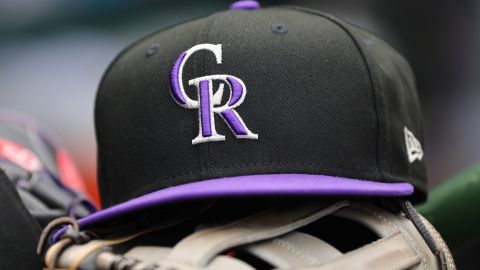 Un jugador de los Rockies de Colorado y uno de Detroit involucrados en la sanción.