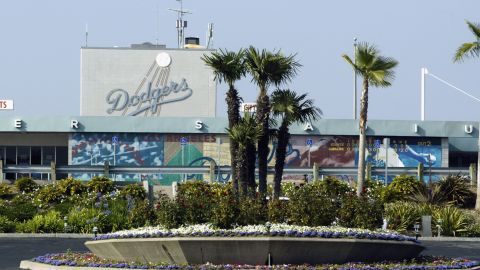 Vista exterior del Dodger Stadium.