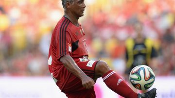 El exjugador de la selección brasileña Romario aún juega al fútbol y demuestra que su edad no es impedimento para desplegar toda su magia