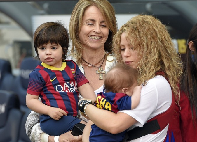 Madre de Gerard Piqué, Milan y Sasha junto a Shakira cuando todavía era pareja del exfutbolista.