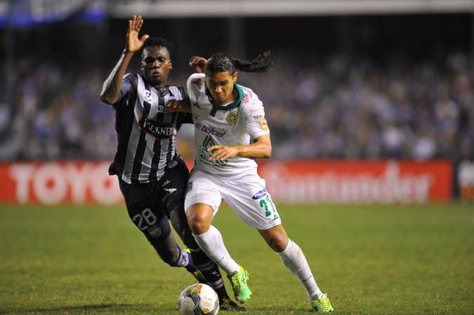 El Gullit Peña es un delantero de mucha experiencia que incluso llegó a jugar la Copa Libertadores. RODRIGO BUENDIA-Getty Images.