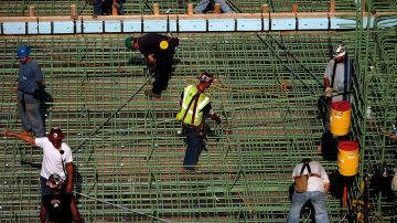 Se estima que un 16% de los trabajadores de la industria de la construcción son indocumentados.