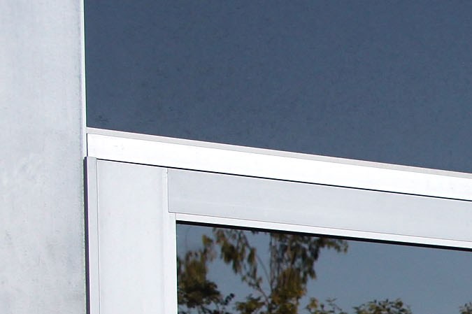 CORTE MADERA, CA - JULY 10: A California Department of Motor Vehicles customer peers into the door of a closed DMV branch July 10, 2009 in Corte Madera, California. As California struggles with a $26-billion budget imbalance, Gov. Arnold Schwarzenegger declared a state of emergency earlier this month and has ordered three work furlough days per month leaving most state offices closed today. (Photo by Justin Sullivan/Getty Images)