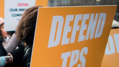 Organizaciones civiles presionan a Biden para mejorar las condiciones de TPS.