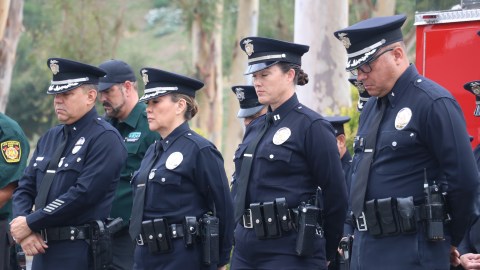 Los muchos riesgos que presenta la carrera de policía, ha hecho que muchos ya no quieran serlo. (Jorge Luis Macias/La Opinión)