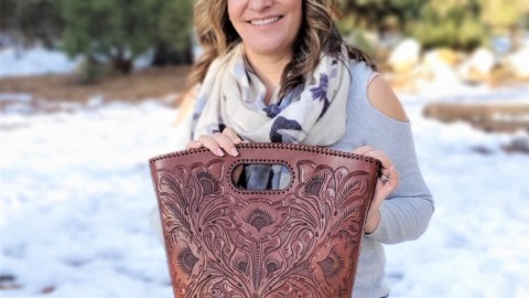 Verónica Quezada impulsa el trabajo de artesanos de Jalisco.