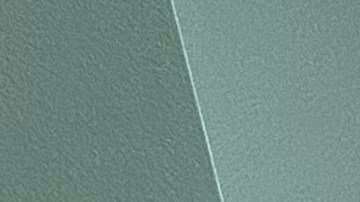 Delmira Duarte se ejercita en el gimnasio para adultos mayores de St Barnabas. (Araceli Martínez/La Opinión)