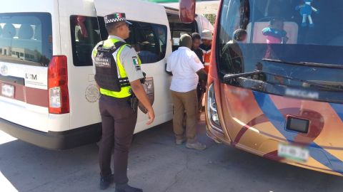 Agentes mexicanos hallan en una semana a 603 migrantes de países de Asia, África y América