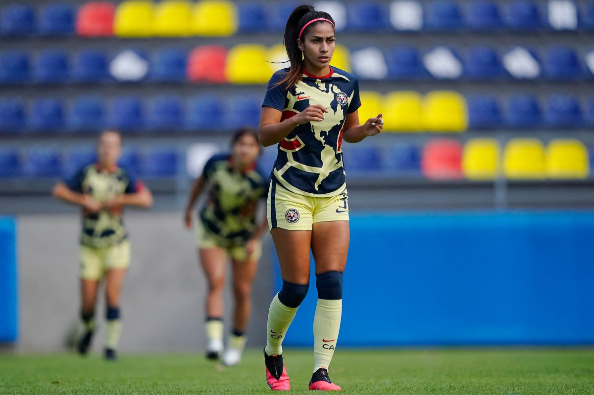 Selene Valera durante su etapa como jugadora de América.