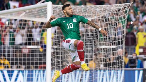 Alexis Vega celebra el gol que marcó en el último enfrentamiento de México contra Colombia,