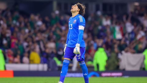 Guillermo Ochoa con la selección de México.