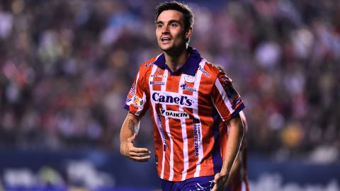 Unai Bilbao celebra un gol con el Atlético San Luis.