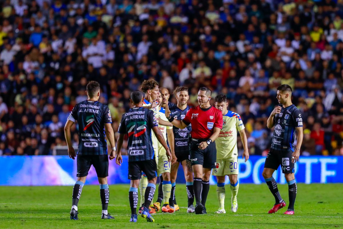 “He didn’t have pants”: Querétaro coach publicly complains to the referee who favored Club América