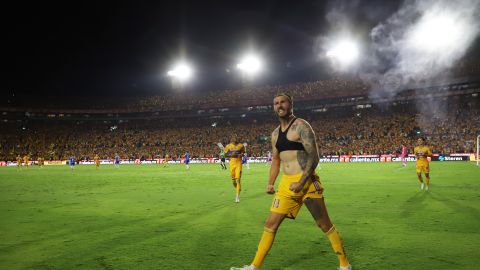 André-Pierre Gignac festejó así su gol 12 en el Clásico Regio.