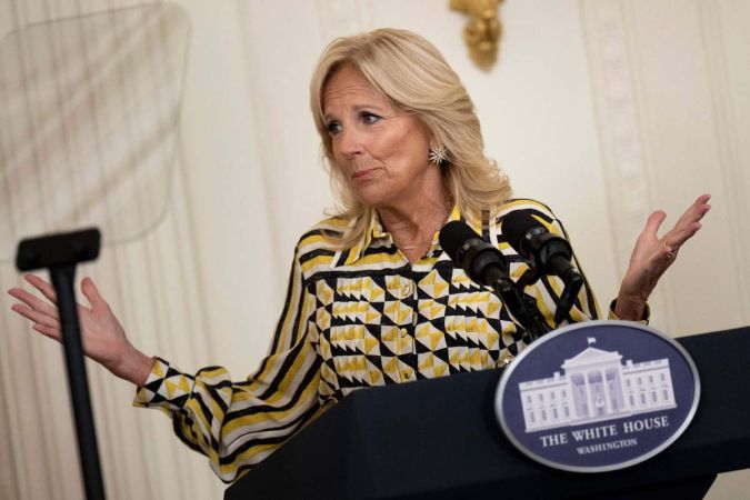 Jill Biden deberá permanecer lejos de otras personas para evitar contagiarlas de Covid