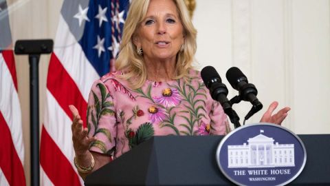 Jill Biden deberá permanecer lejos de otras personas para evitar contagiarlas de Covid