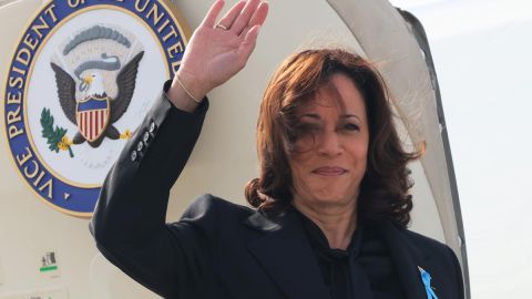 Kamala Harris sale reprobada en su gestión