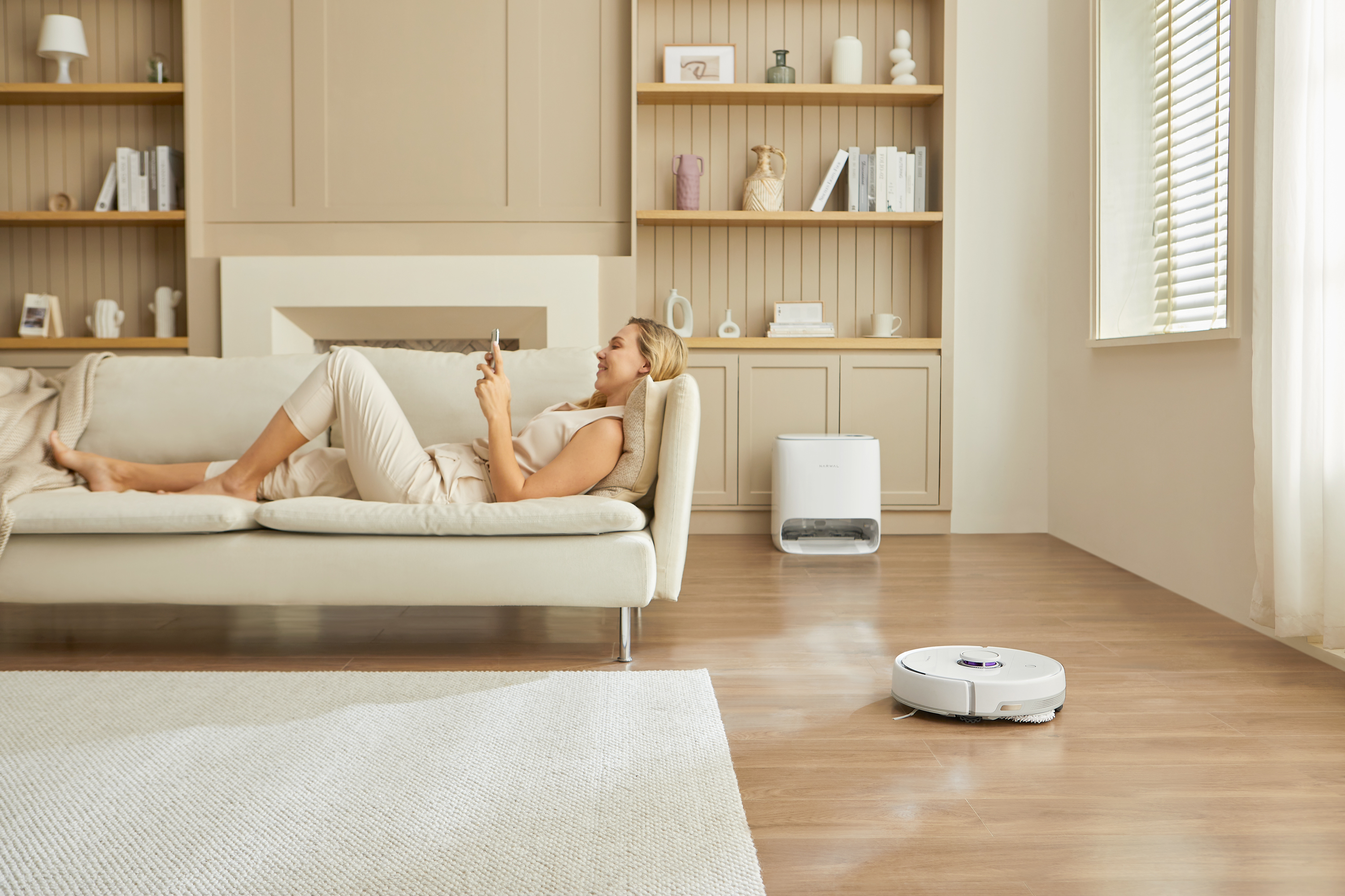El robot de limpieza inteligente aspira limpia tu habitación