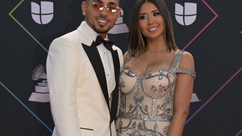 Ozuna y Tania Meléndez en el Latin Grammy.