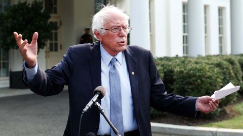 En su momento, Bernie Sanders trató de aspirar a un sitio en la boleta electoral