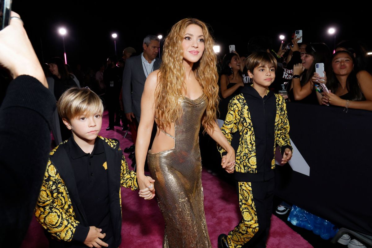 Shakira, Milan y Sasha en los MTV Video Music Awards 2023.