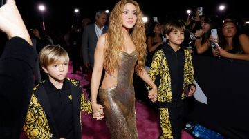 Shakira, Milan y Sasha en los MTV Video Music Awards 2023.