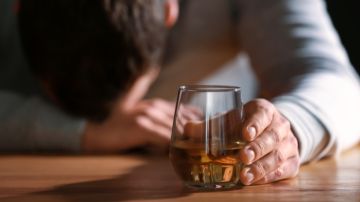 Más del 75% de los hispanos en Estados Unidos luchan contra el alcoholismo y otras adicciones