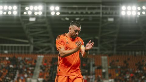 Héctor Herrera con los colores del Houston Dynamo.