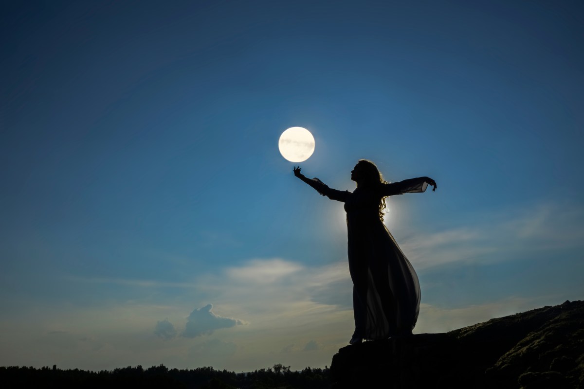 No desestimes la influencia de la Luna llena del lobo en tu vida