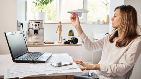 La procrastinación no es producto de la pereza: lo que debes saber