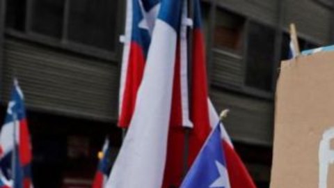 Un 54% de los chilenos está en contra del nuevo proceso constituyente, según la encuesta Cadem publicada el 1 de octubre.