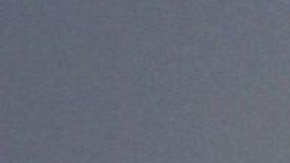 El humo y los escombros de un ataque israelí se elevan sobre la ciudad de Gaza.