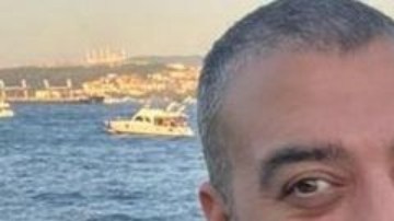 Rushdi Abualouf junto a su esposa y sus tres hijos.